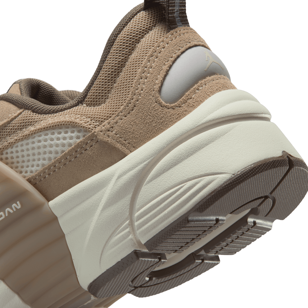 Women's Jordan Trunner O/S "Khaki Pale Ivory"